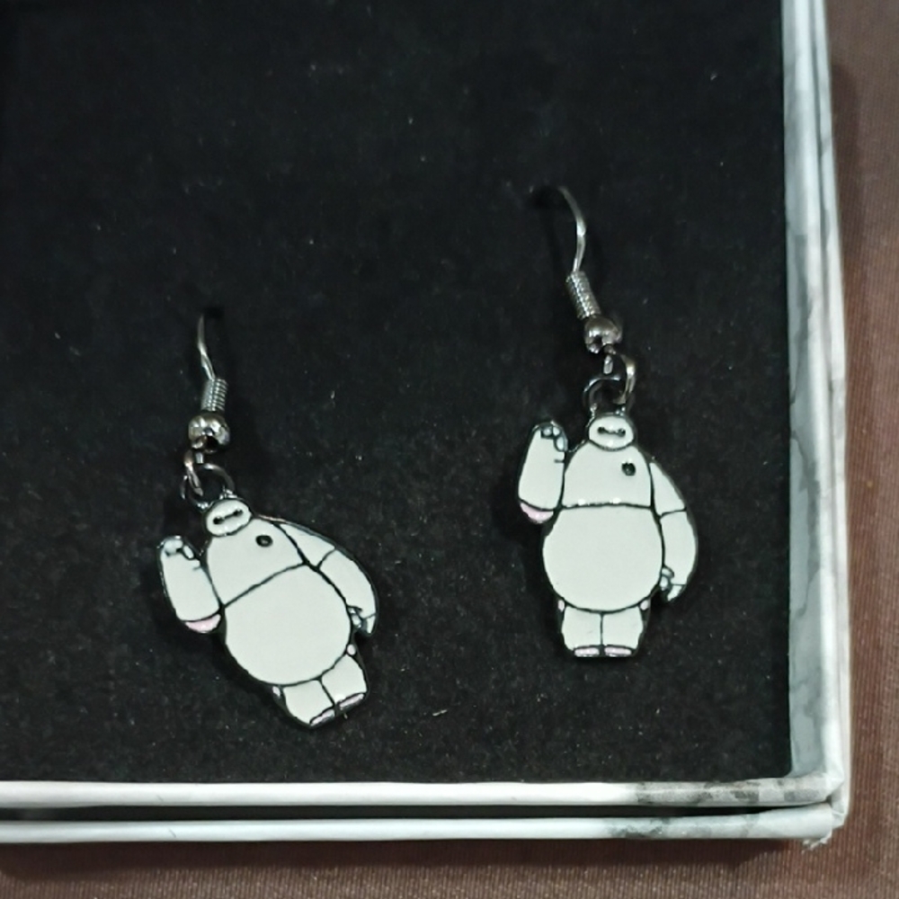 💜Amazon Black and White Character Earrings